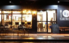 Island Brasserie Bed&Breakfast